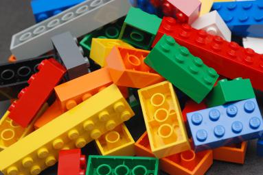 Un apartamento de Manhattan cuenta con una escalera revestida de 20.000 piezas de Lego.